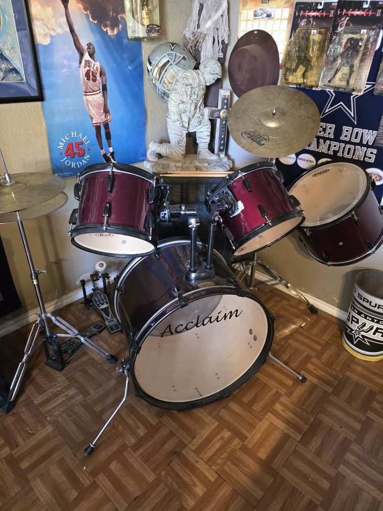 Acclaim Drum Set