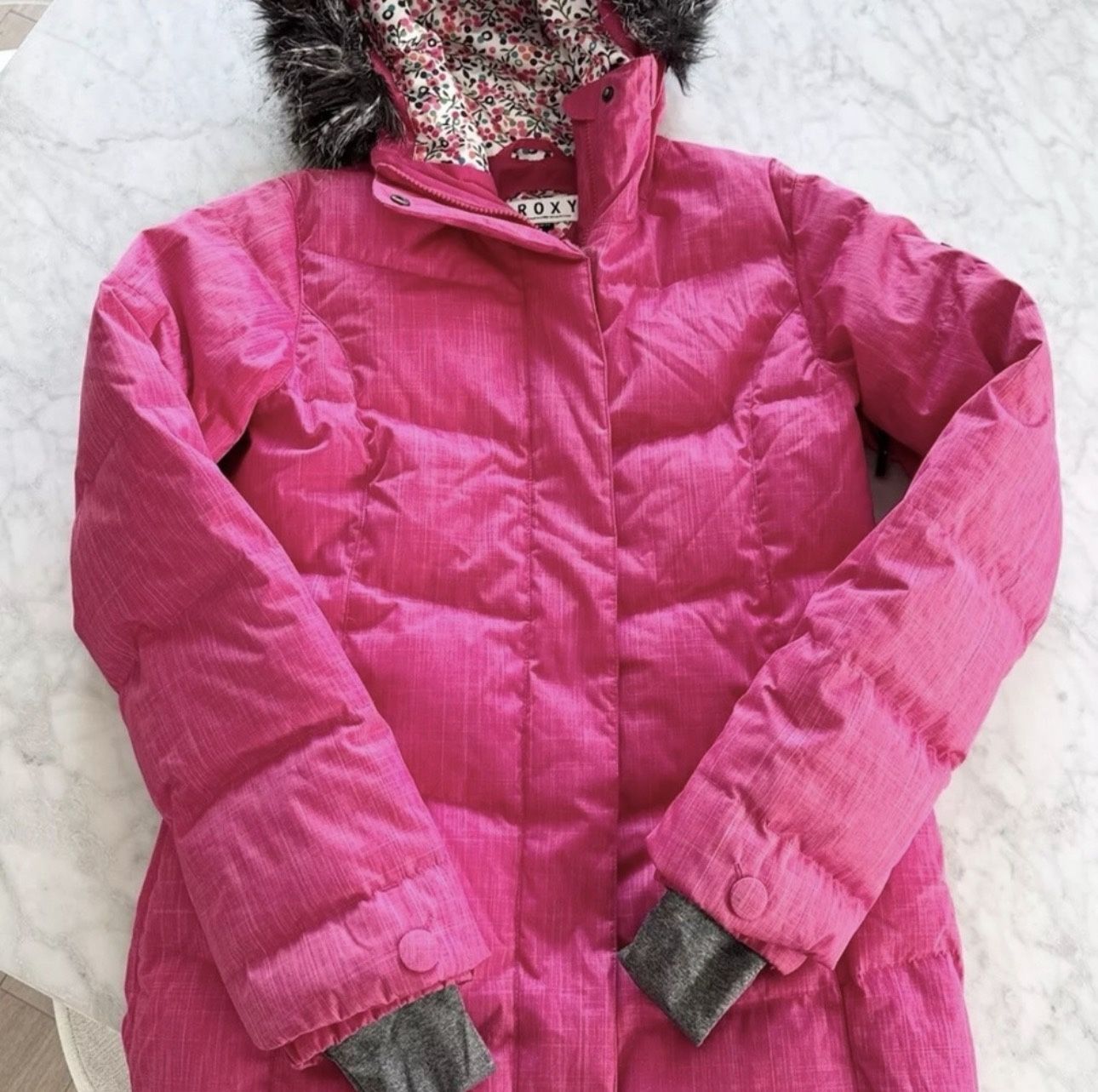 Women’s Roxy 10K Long Slim Fit Pink Hooded Faux Fur Ski Snowboarding Jacket Size XS