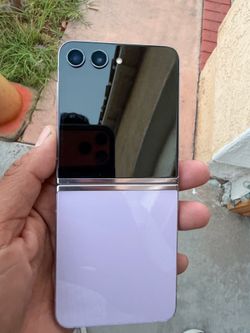Samsung galaxy z flip 5 256GB unlocked