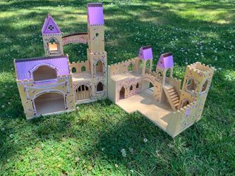 Melissa and Doug retired folding castle
