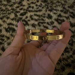 Love Bangle - In Gold 