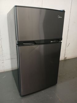 Midea Mini Fridge