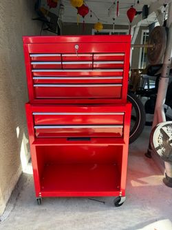 Tool box with wheels