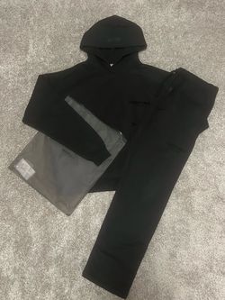 ESSENTIALS SET