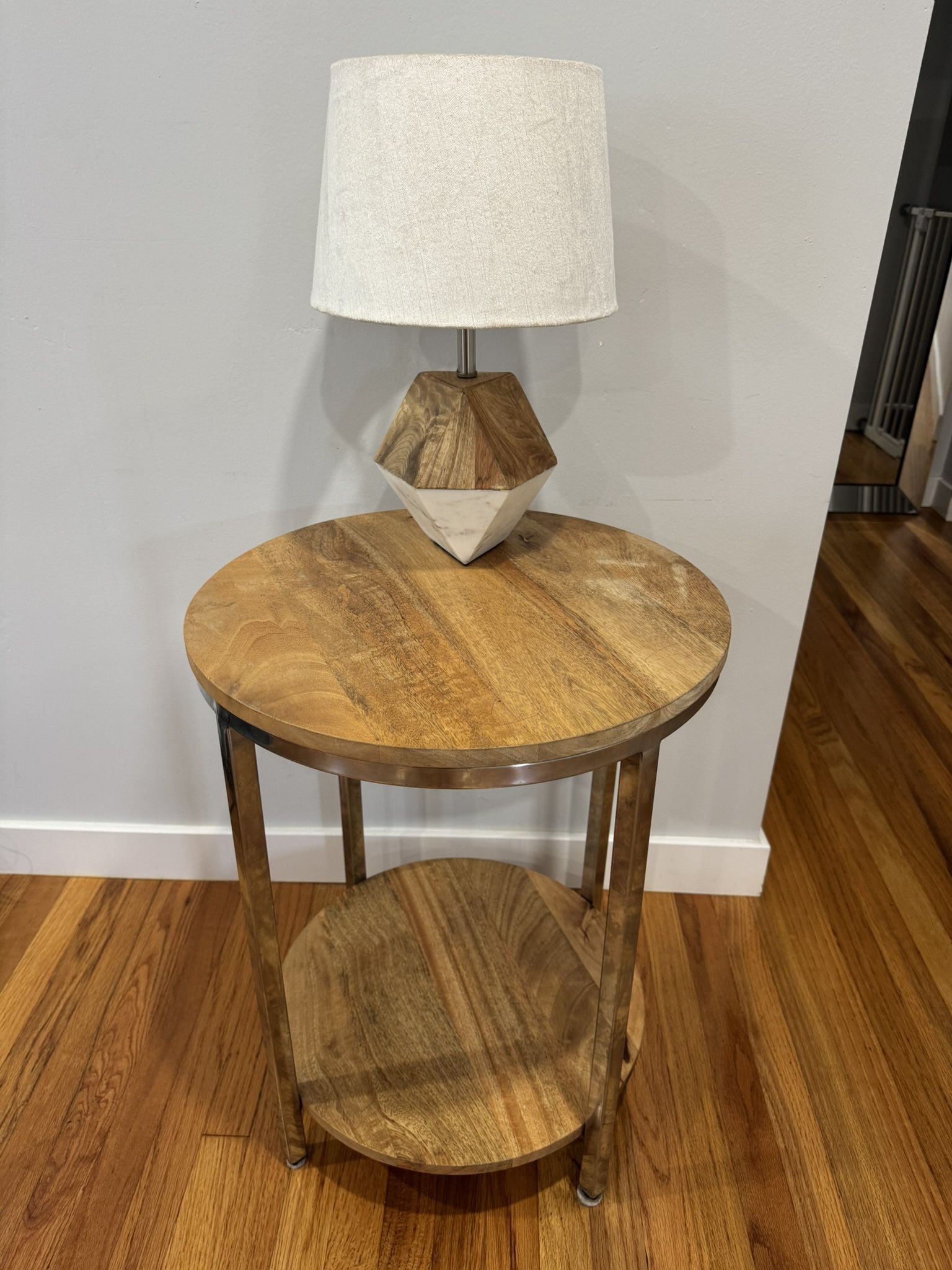 Round end table - Threshold™