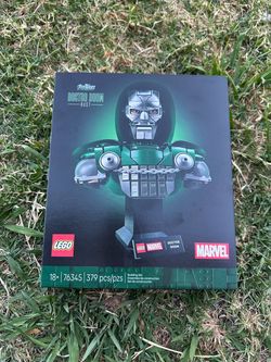 LEGO Marvel Doctor Doom Bust Set 76345