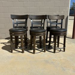 Six Rc Willey Barstools In Great Shape (Delivery Available)