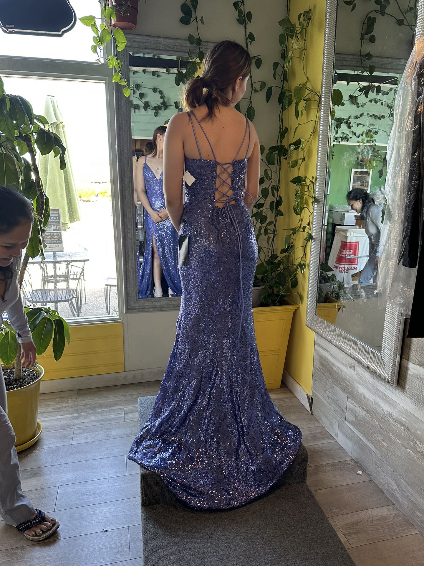 Size 6, Purple/blue color, Prevue