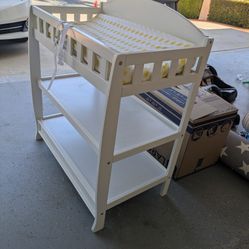 Changing Table With Water Proof Pad - Like New 