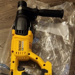 Dewalt SDS HAMMER NEW  TOOL ONLY  $165  PLEASE CHECK THE PICTURES FOR MORE DETAILS 