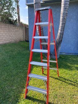 Keller fiberglass 7 foot step ladder