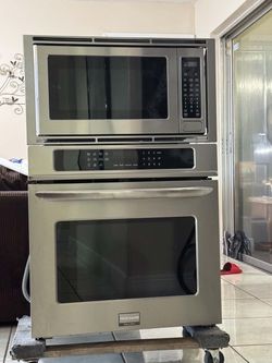 Frigidaire Gallery Oven & Microwave- Excellent Condition