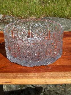Vintage Cut Crystal Bowl Sawtooth Rim Pinwheel Star Burst Pattern. - 3.5 “ Tall