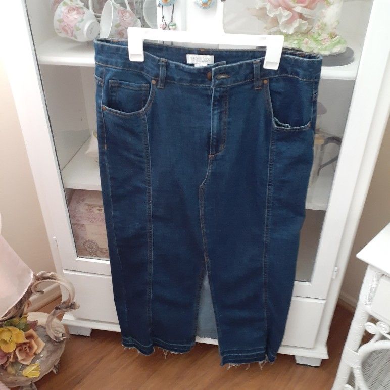 BLUE DENIM SKIRT SIZE 14