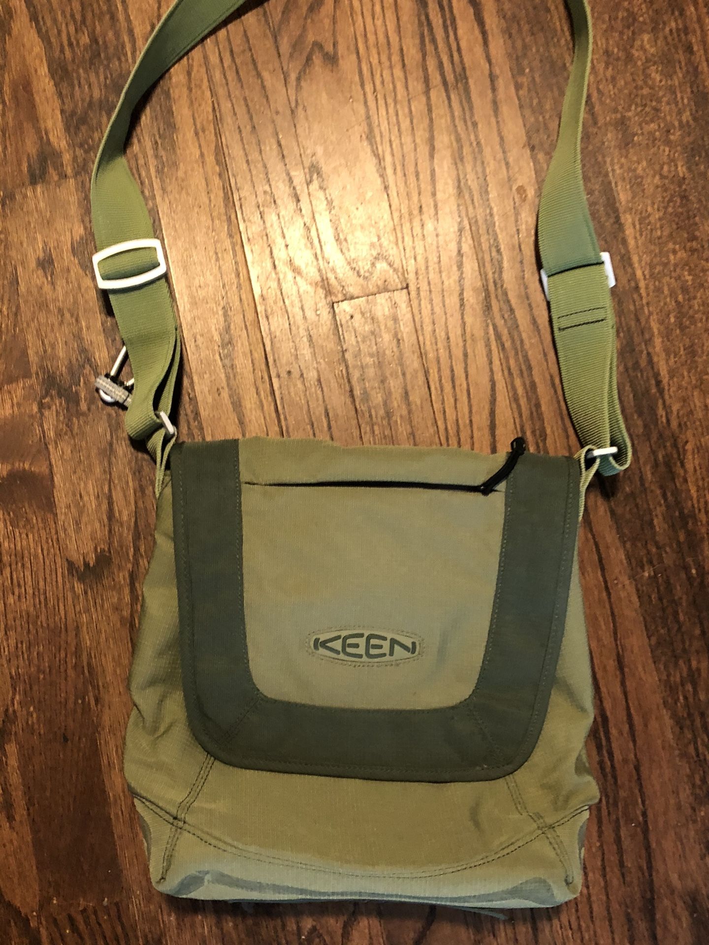 Keen Crossbody Bag