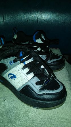 Youth size 12 heelys tennis shoes