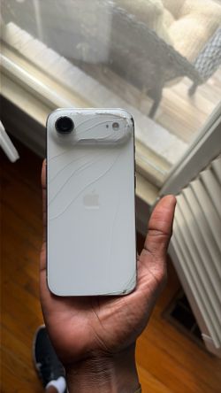 Unlocked (Sim/Carrier Locked) IPhone Air