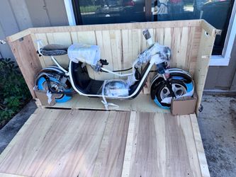 Electric Scooter Moped – New in Crate