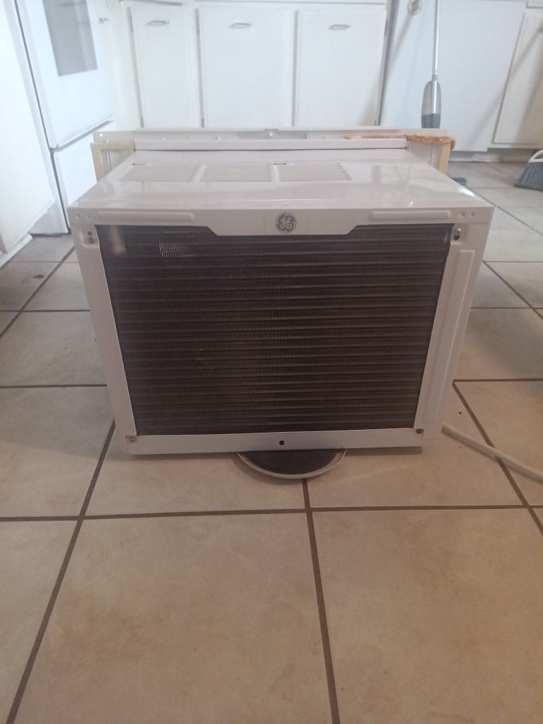 Smart Window A/C Unit 10,000btu