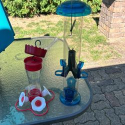 Birdfeeder And Hummingbird Feeder Five Dollars