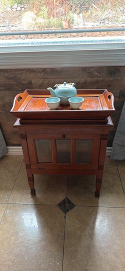 Antique-Style Replica Wooden Tea Cabinet