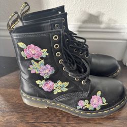 Doc Martens Floral Size 7 