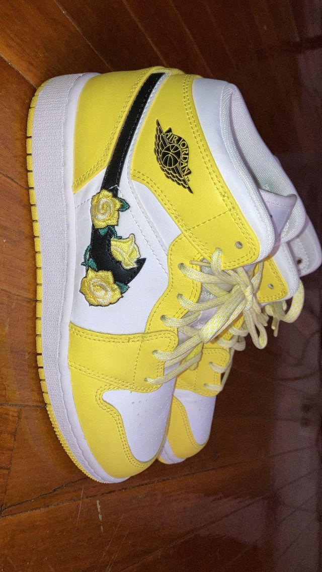 Jordan 1 ‘Dynamic Yellow Floral’