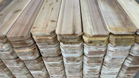 Pickets De Cedro Japonés 5.5x6ft $2,30 La Pieza