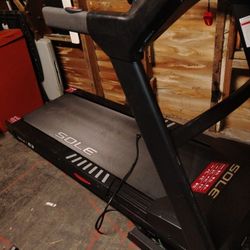 Sole F63 Treadmill 