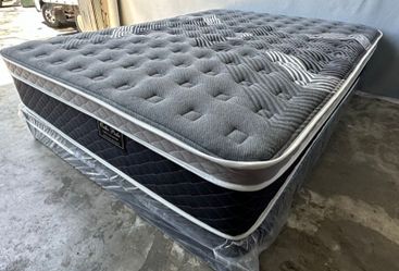 King Oasis Thermal Comfort Europillow Top 12inch Matres!!