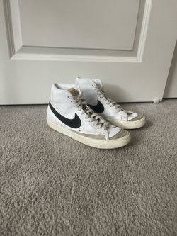Nike Blazer Mid ‘77 black/white size 9 men’s.