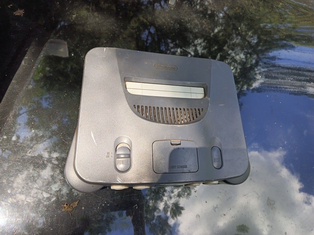 Nintendo 64 with jumper pak