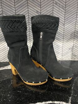 UGG SUEDE BOOTS Women’s Sz 6