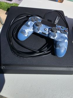 PS4 - w/ 3 Controllers