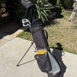 Youth Stinger Golf Clubs & Bag Set