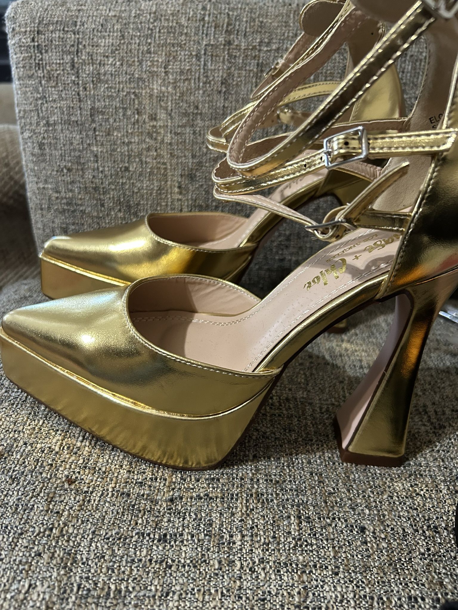 CHASE & CHLOE Eloise Platform Pump In Gold Metallic