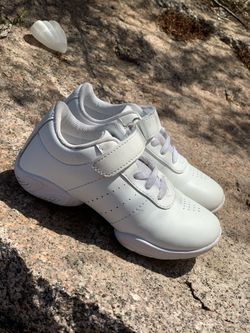 BAXINIER CHEER SHOES-WHITE LITTLE KIDS SIZE 11.5/29