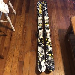 Armada ar 7 twin tip skis ski 166cm for Sale in Hartford, CT - OfferUp