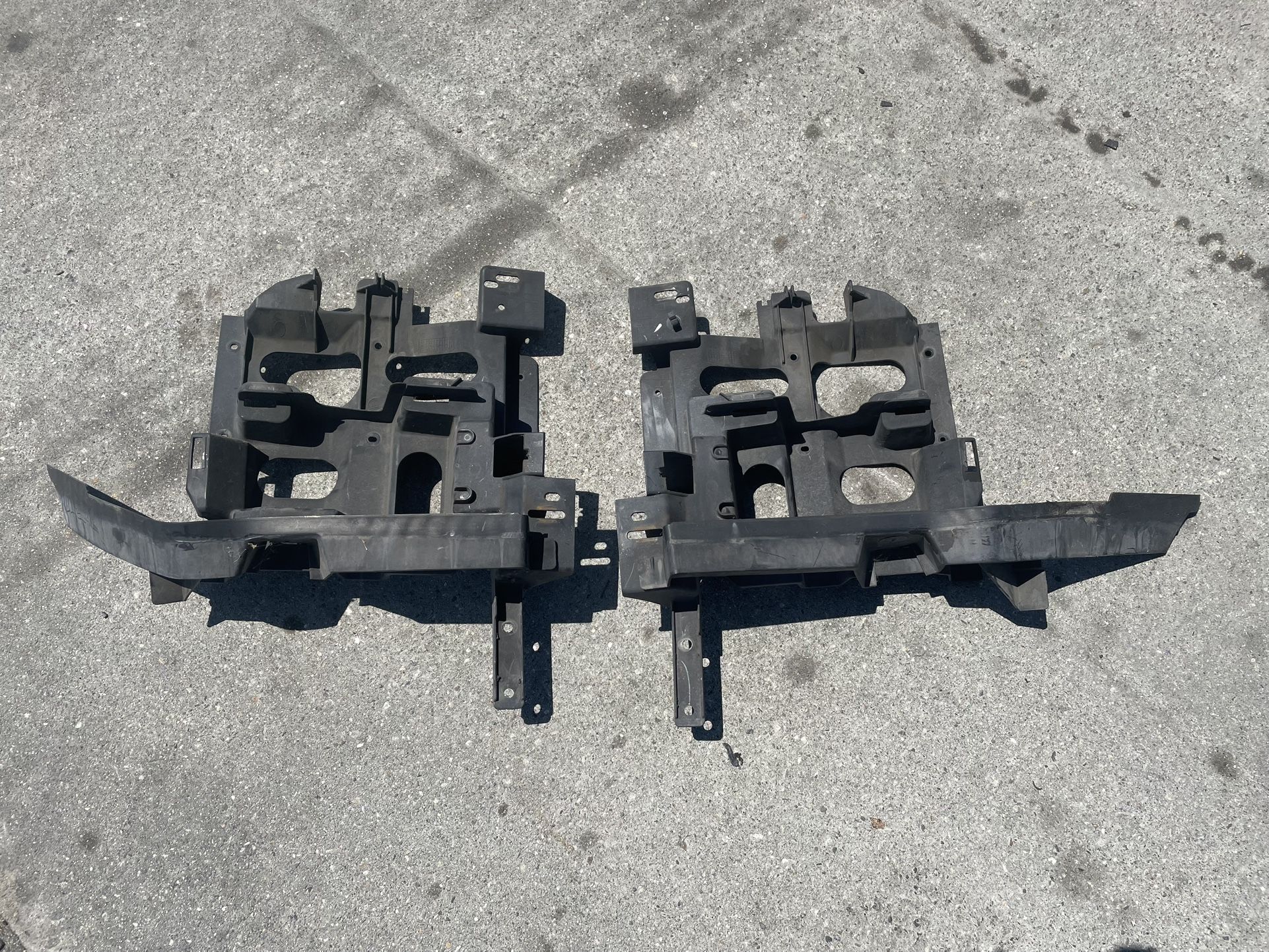 Chevy Silverado Avalanche Headlight Brackets