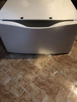 Pedastal for washer or dryer