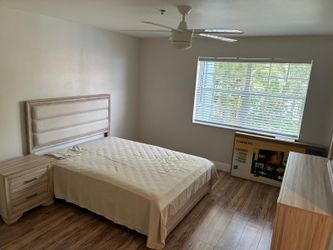 Queen Size bedroom set
