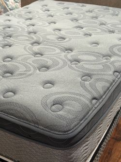 USED QUEEN SIZE PILLOWTOP MATTRESS ONLY