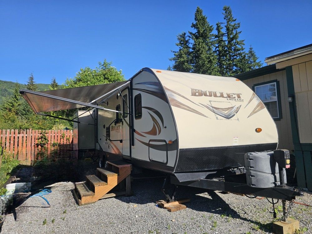 2015 Keystone Bullet Ultra Lite