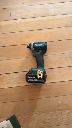 Impact drill Makita with 4.0 ah 18v battery