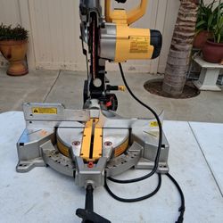 Dewalt 10" Compound Miter Saw 