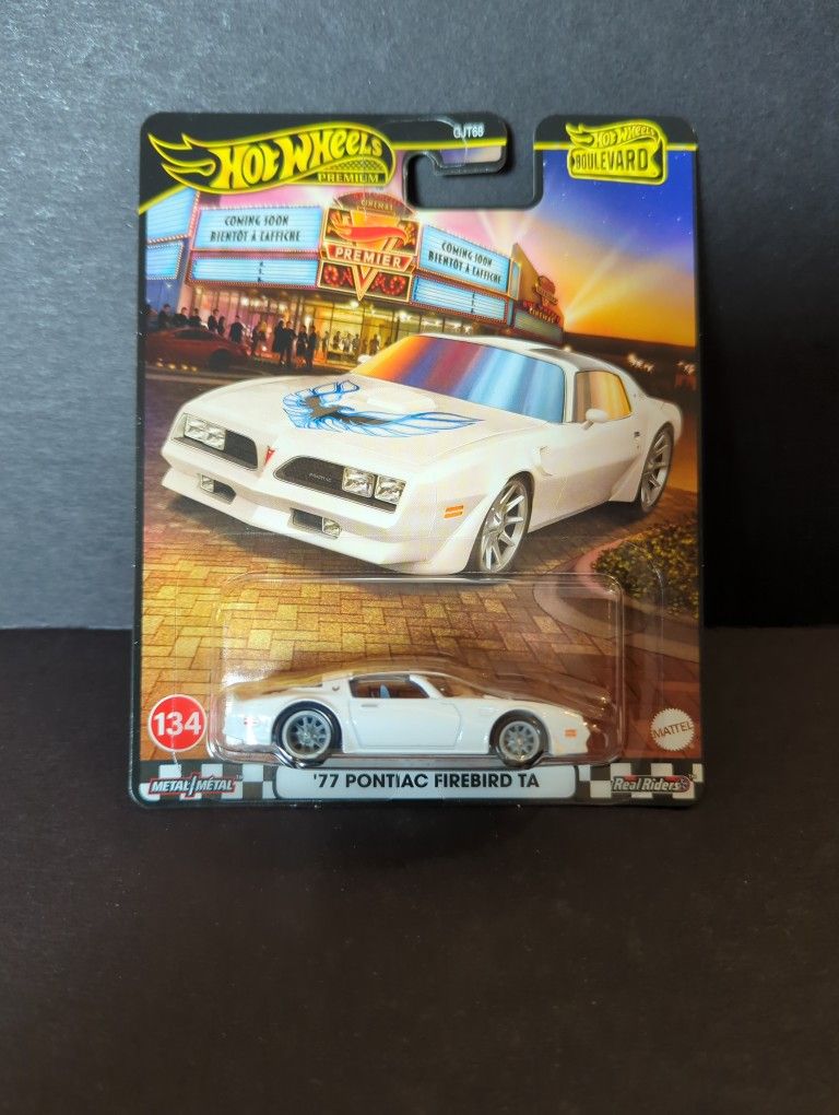 Hot Wheels Premium Exclusive Boulevard '77 Pontiac Firebird TA