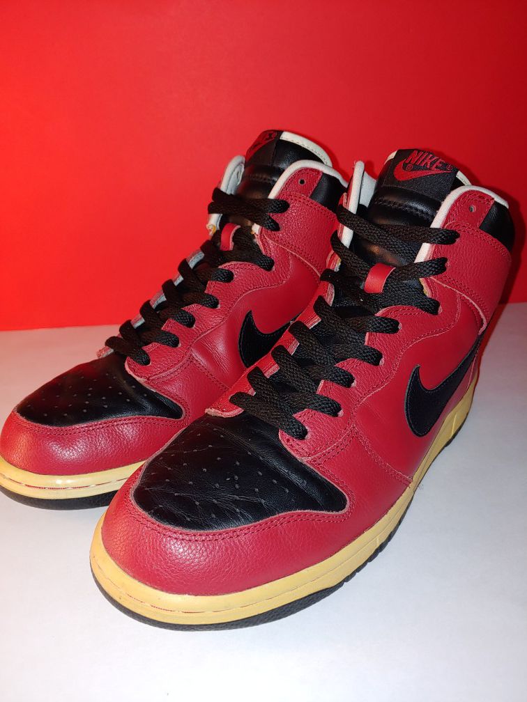 1 Pair of Nike Dunk High 2004 release Sz10.5 $100 Bred Colorway