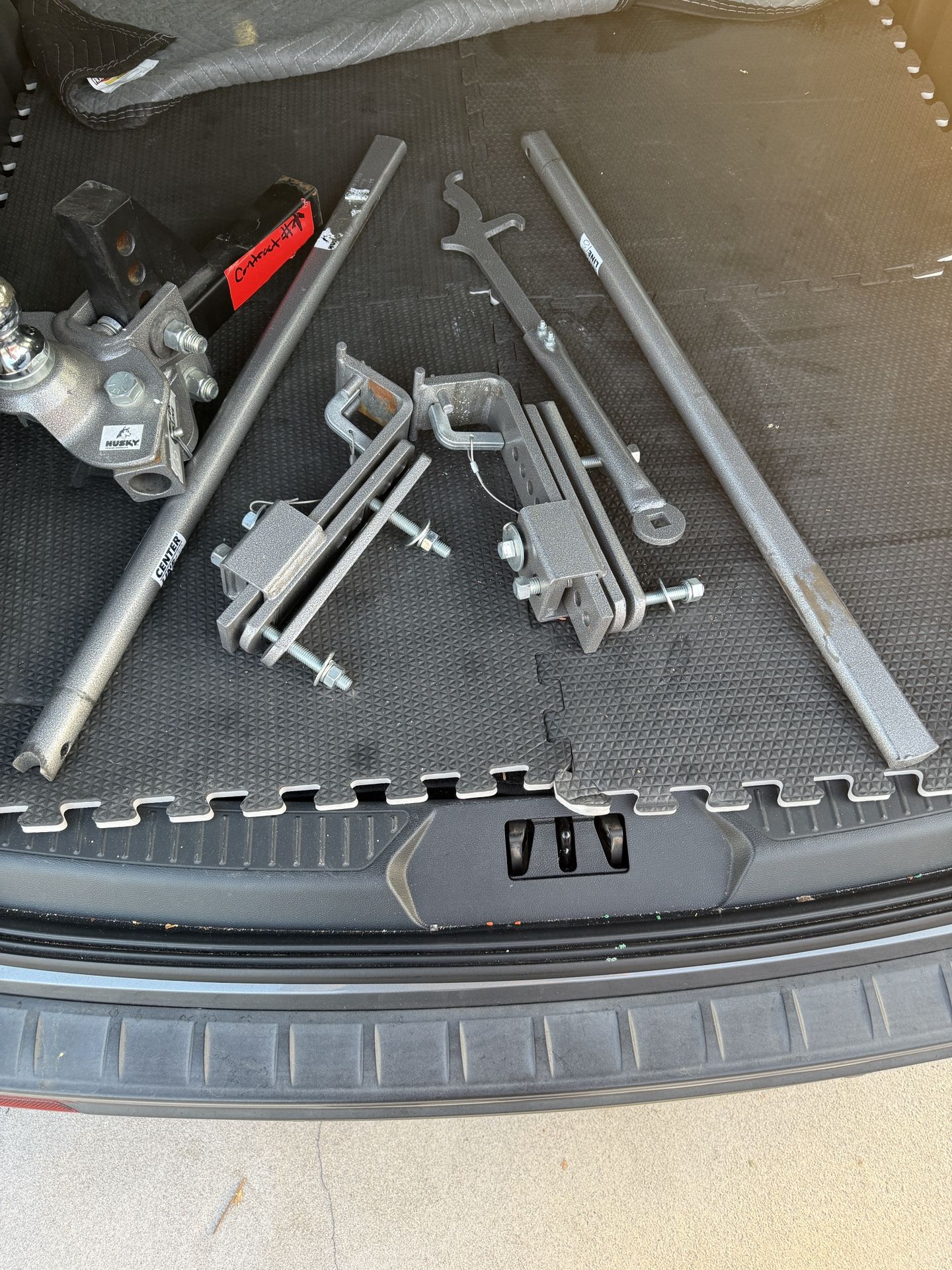 Husky Tow Hitch With Sway Bar 