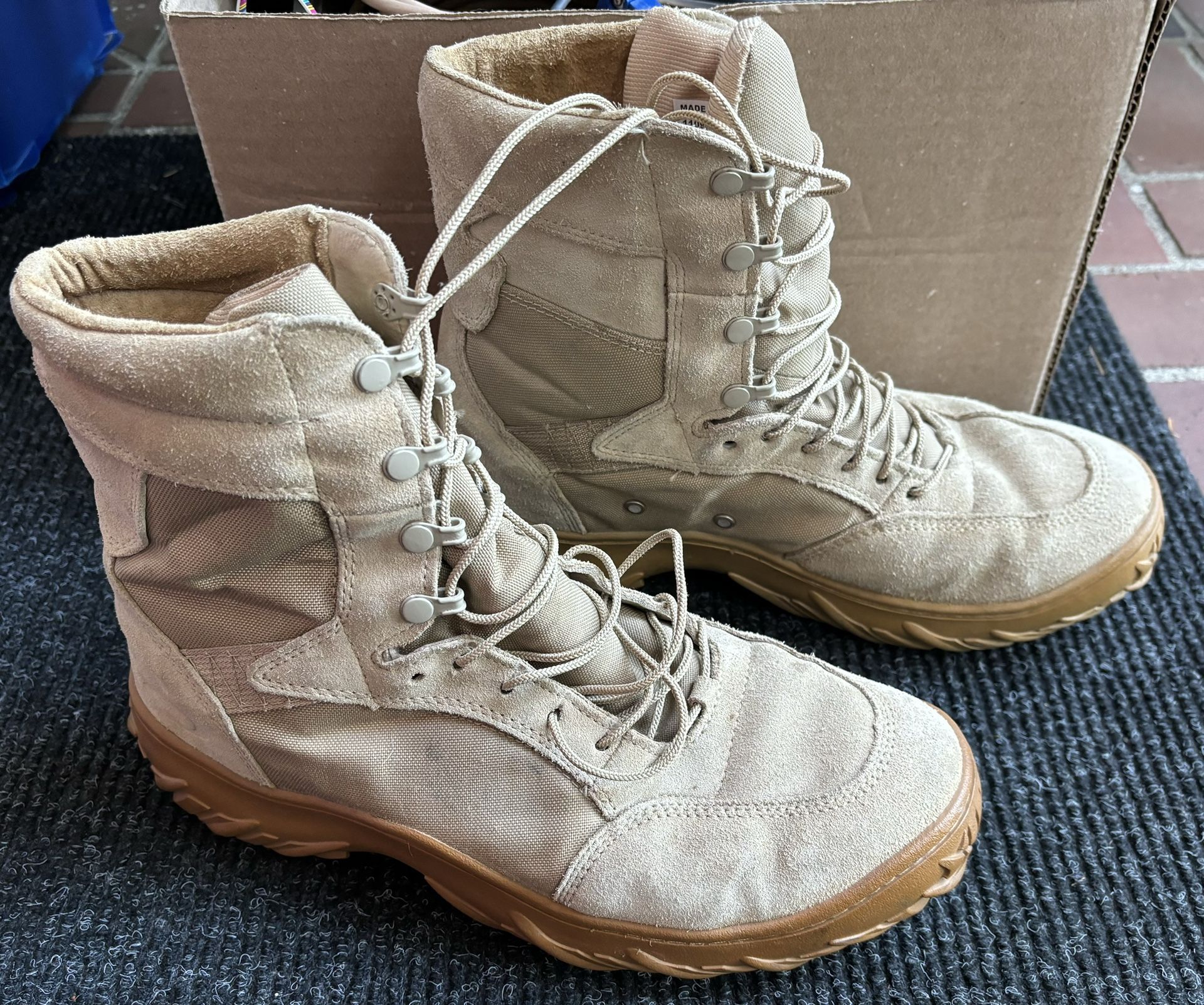 Military Surplus Oakley Combat Boots, 12.5 W