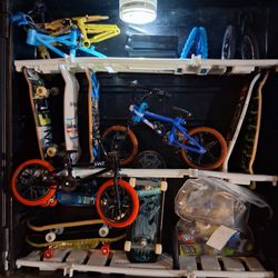 TECH DECK STORE WITH Finger boards and Bikes ,Accessories